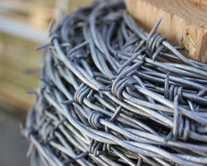 Galvanized Barbed Wire-The most common and economical choice